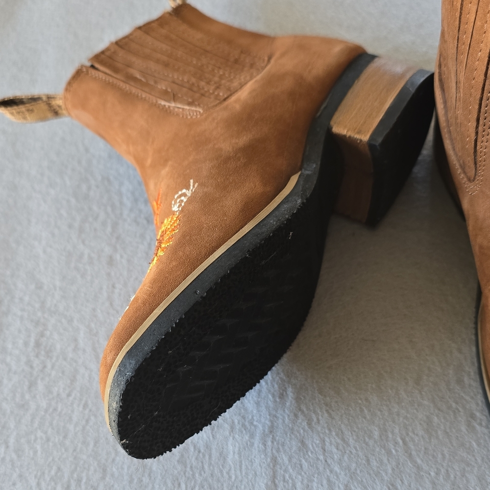 Sunflower Embroidered Kids Boots - Picture 2 of 7